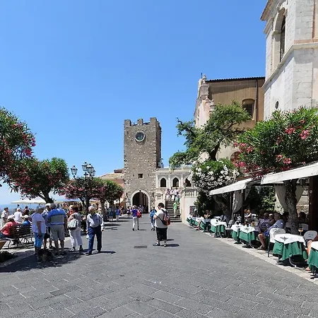 Casa Vico Romano 2 *
