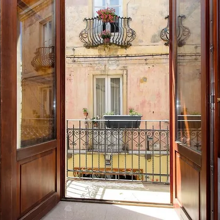Casa Vico Romano 2 Apartment *